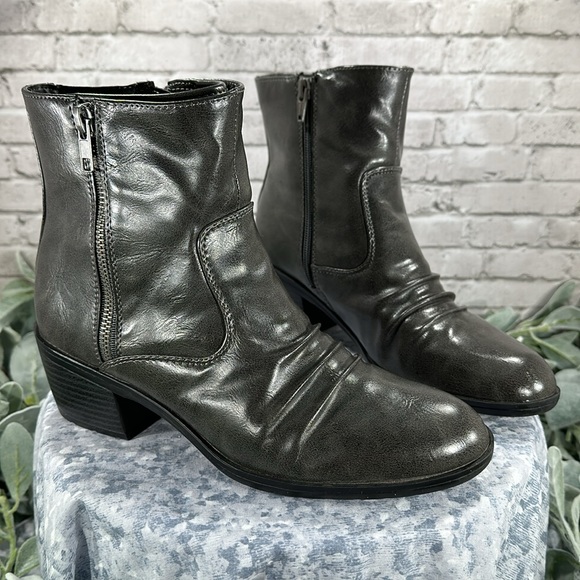 Life Stride Watchful Grey Faux Leather Round Toe Ankle Zip Boots WMS 8.5/9M✨EUC✨ - Picture 13 of 13